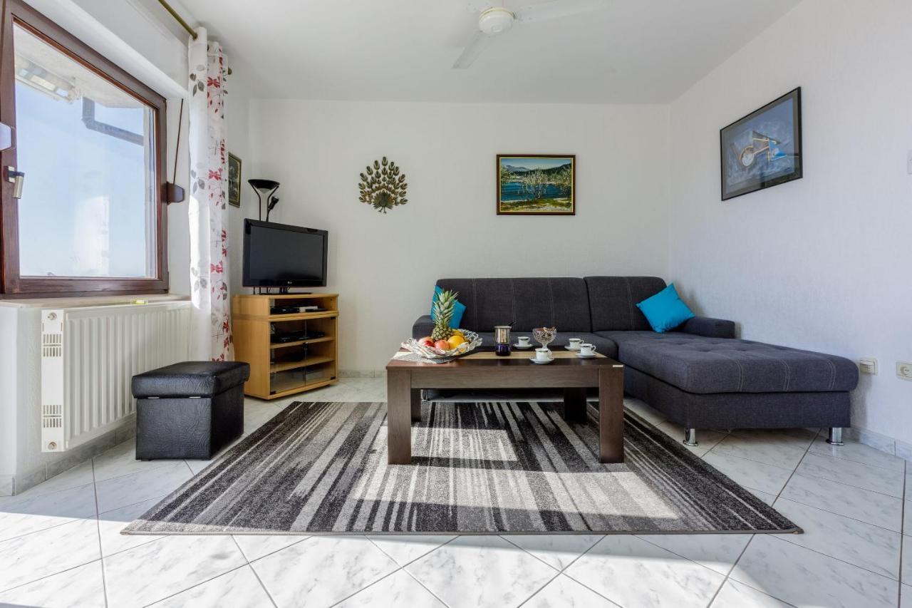 Apartments Budzyn Нови Винодолски Екстериор снимка